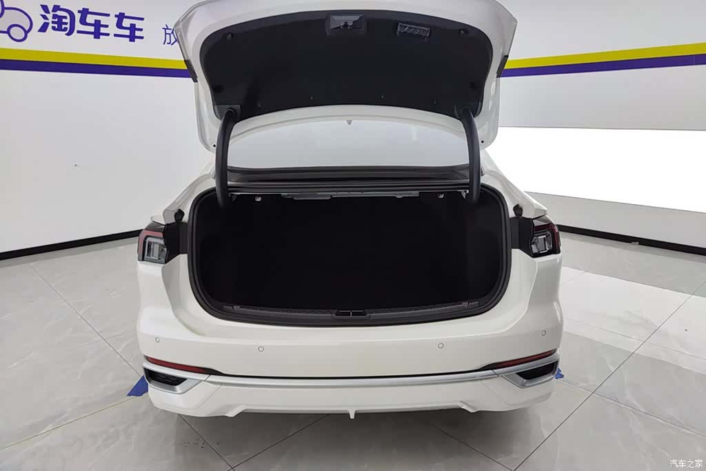 Ford Mondeo, 2025 4