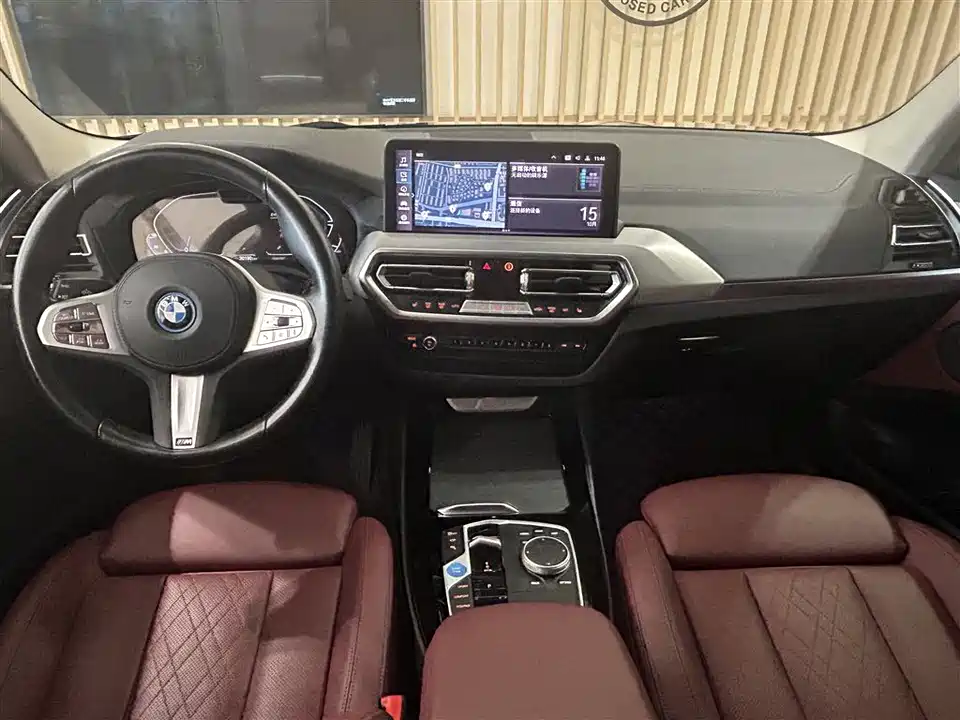 BMW iX3