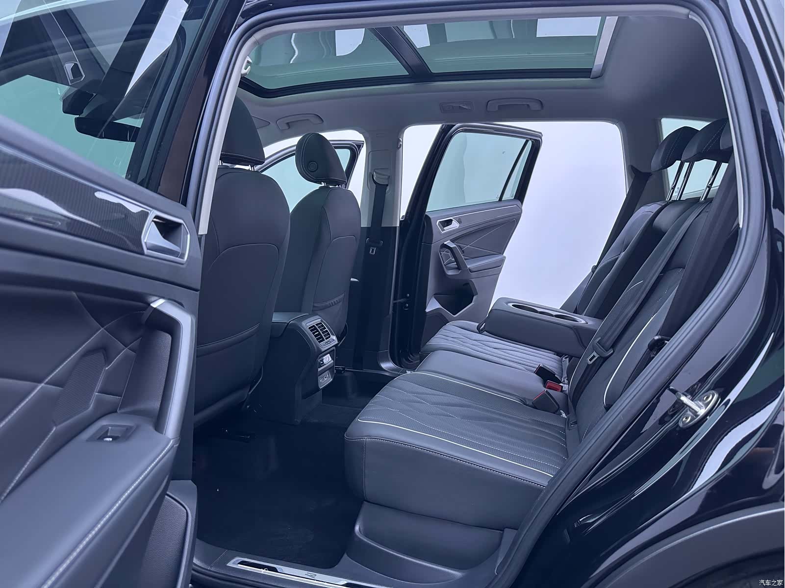 Volkswagen Tiguan L, 2023 24