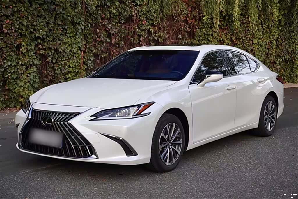 Lexus ES, 2024 1