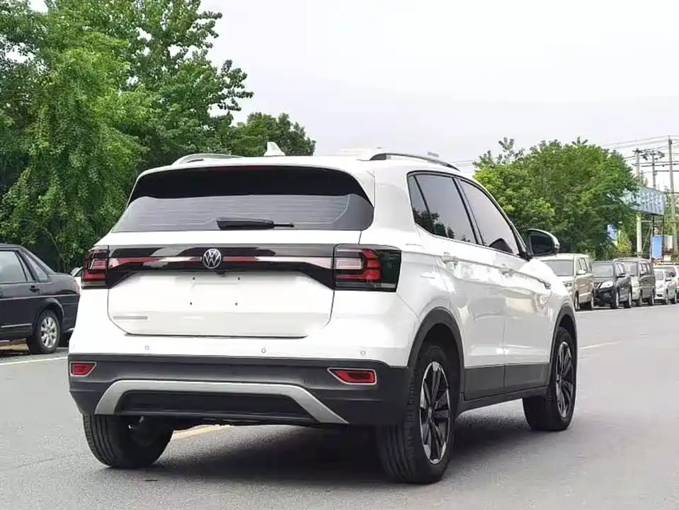 Volkswagen Exploring the shadow