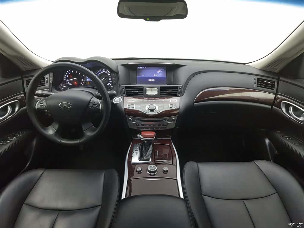 Infiniti Q70, 2017 все фото