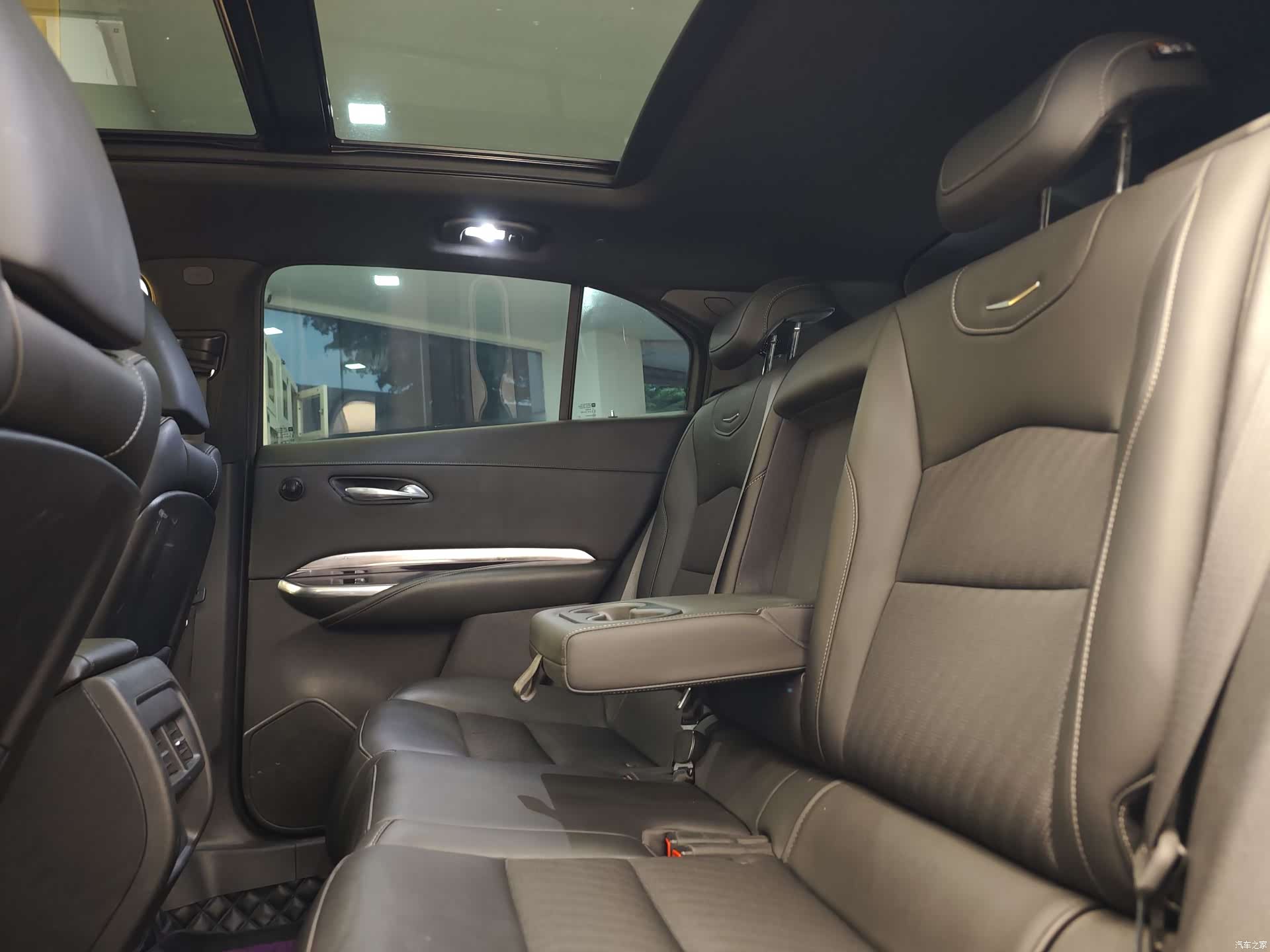 Cadillac XT4, 2021 24