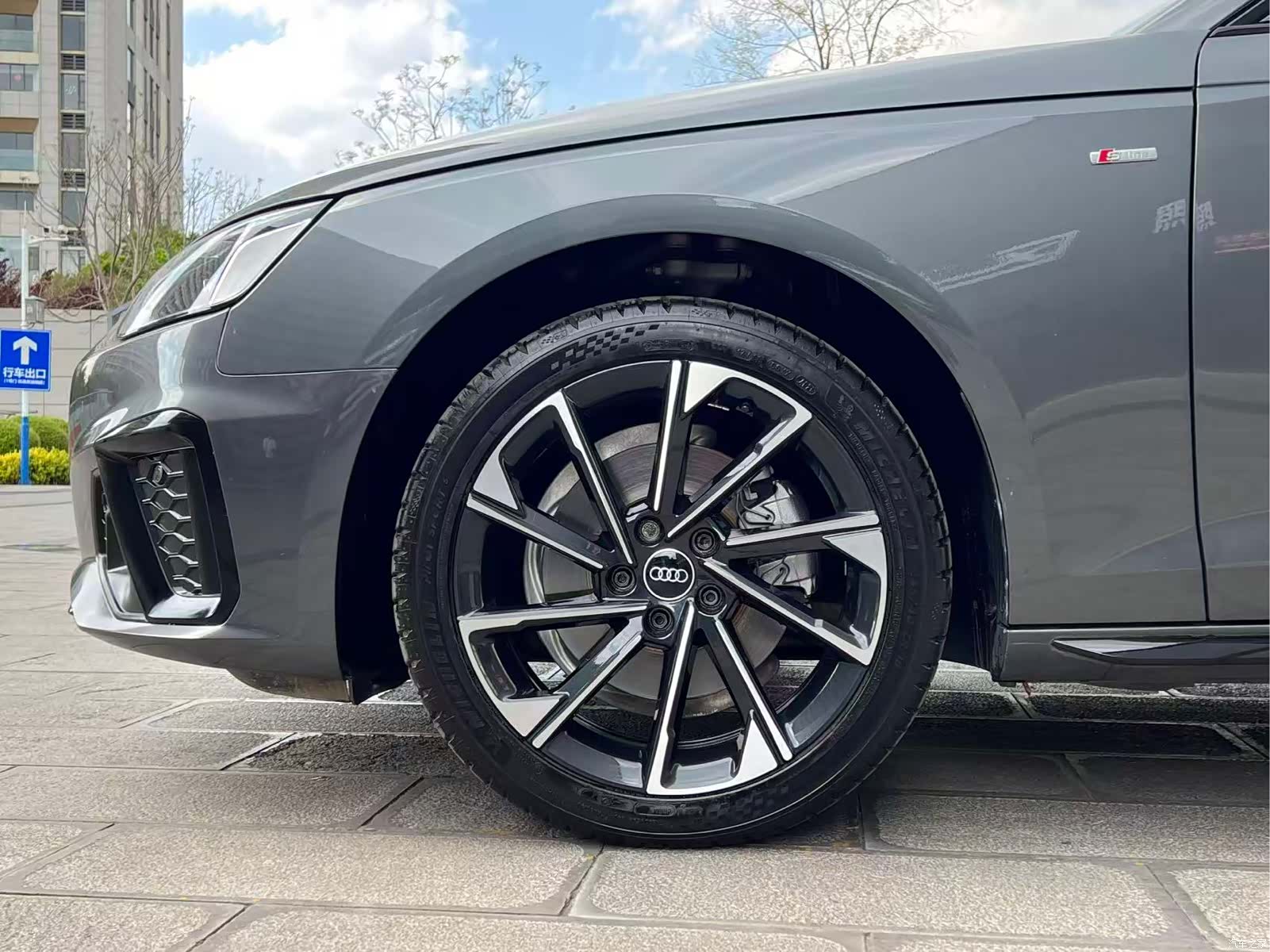 Audi A4L, 2026 все фото