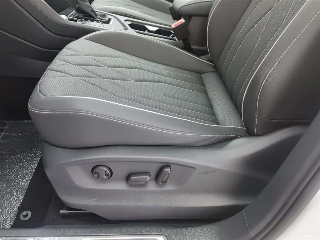 Volkswagen Tiguan L, 2023 20