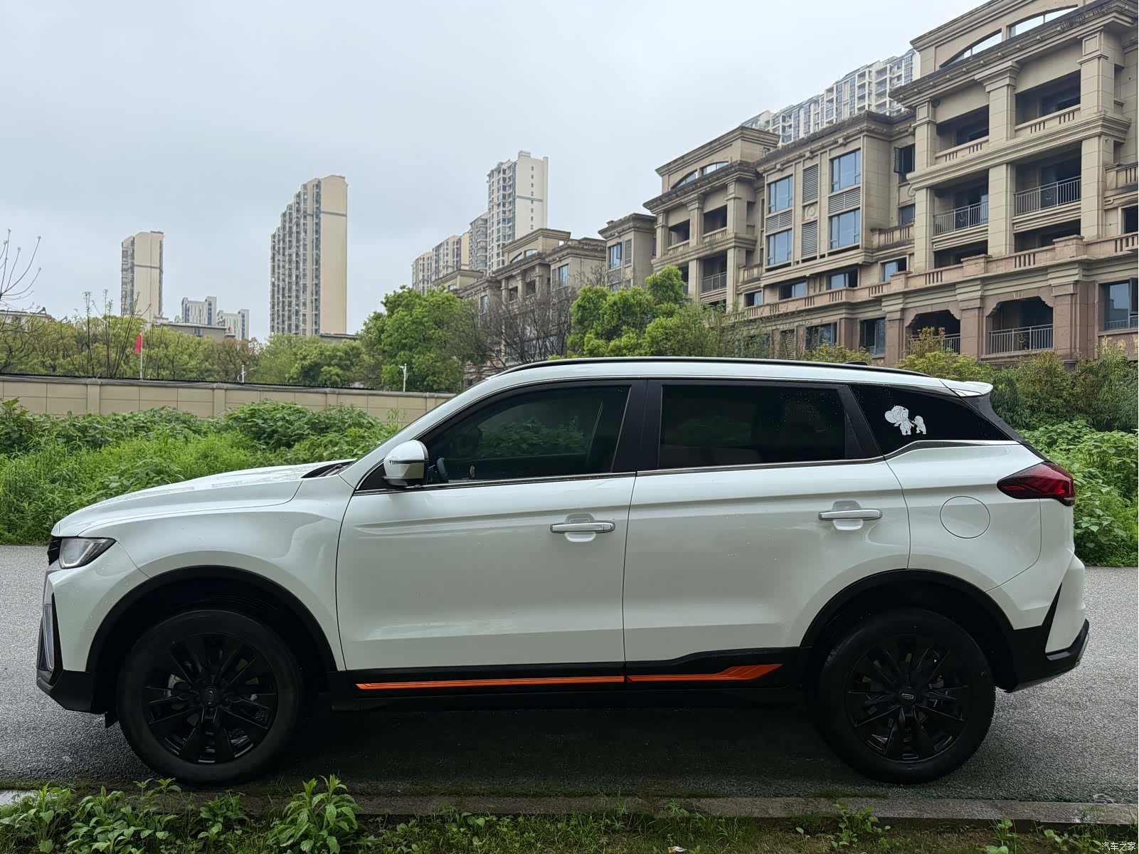 Geely Boyue, 2022 все фото