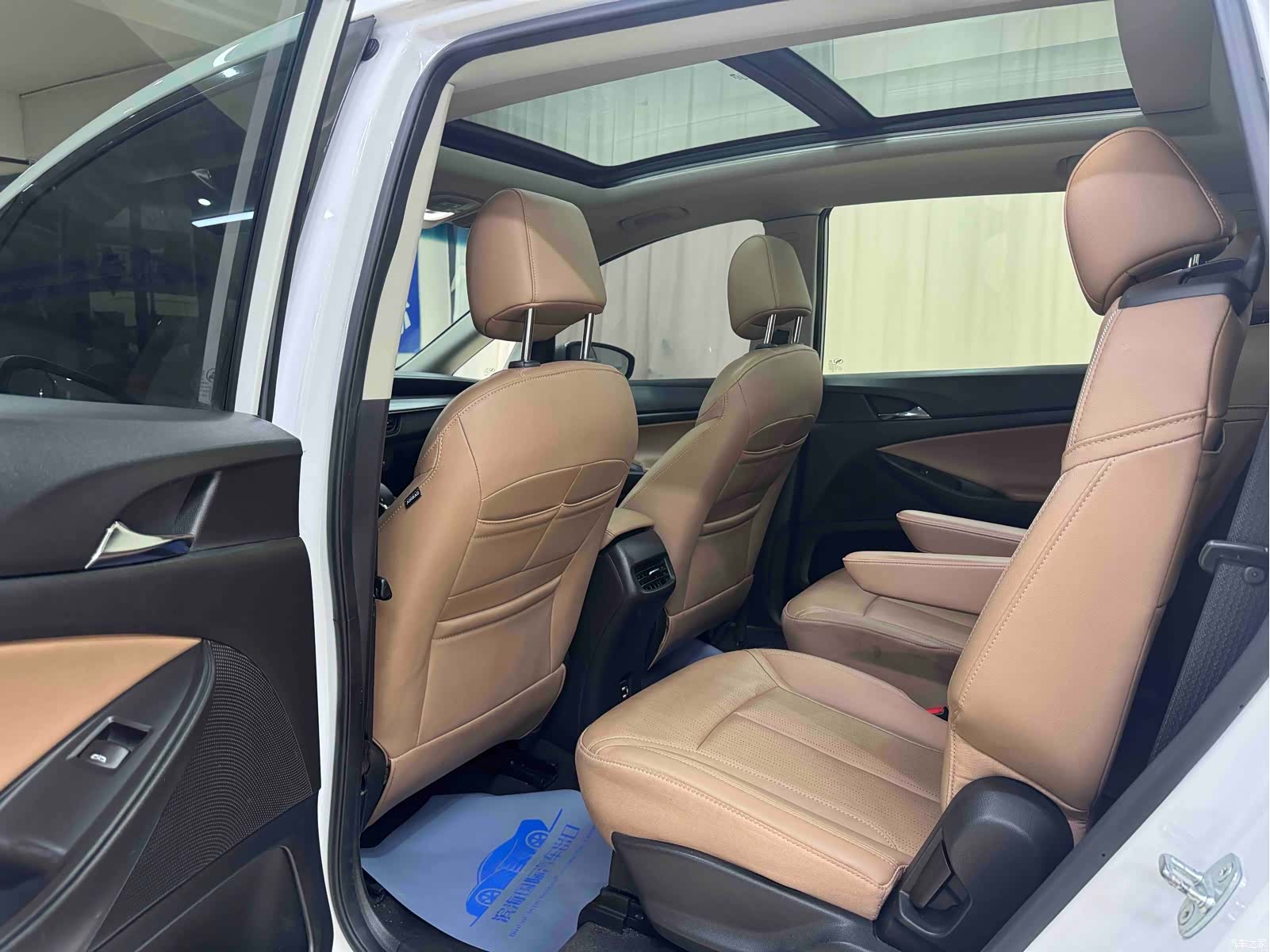Buick GL6, 2022 8