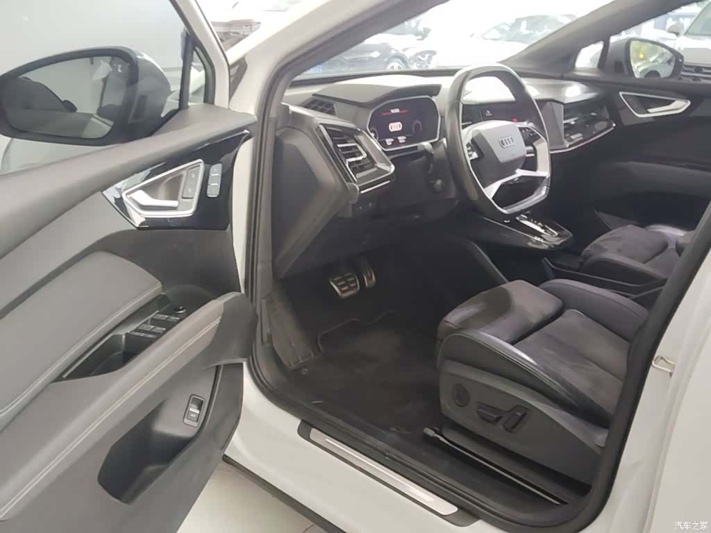 Audi Q4 e-tron, 2023 12