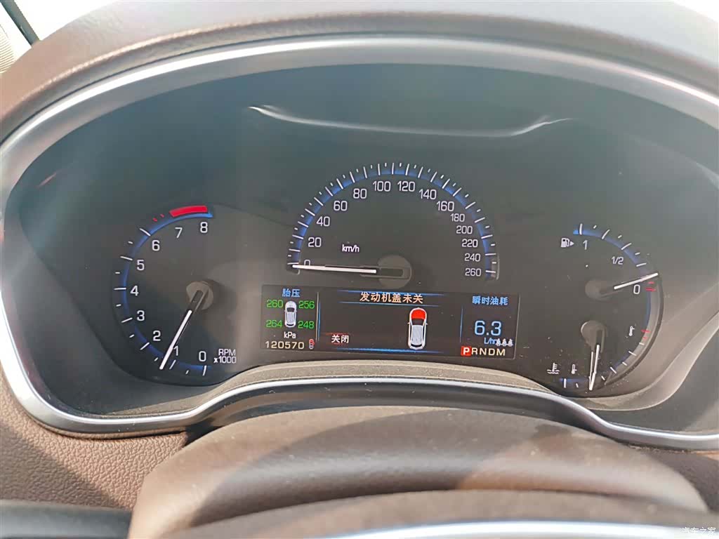 Cadillac SRX, 2015 12