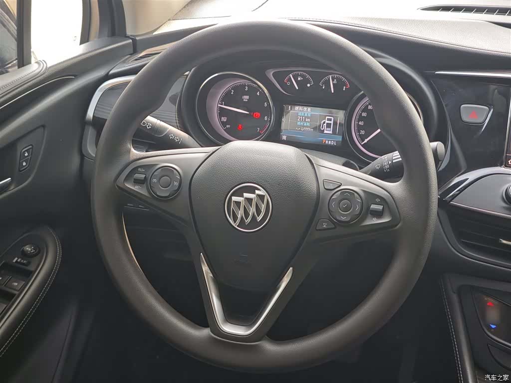 Buick Envision Plus, 2021 3