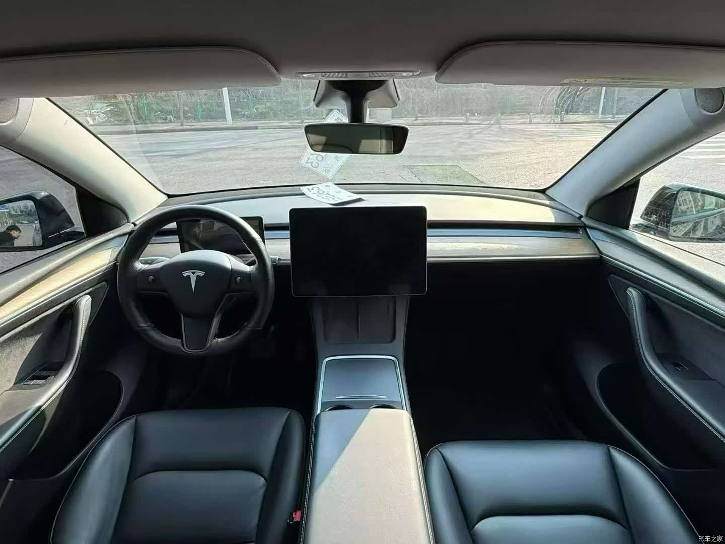Tesla Model Y, 2021 все фото