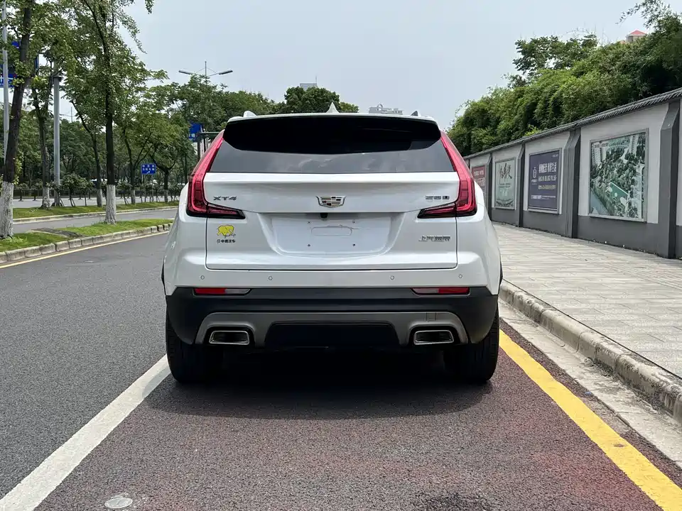 Cadillac XT4