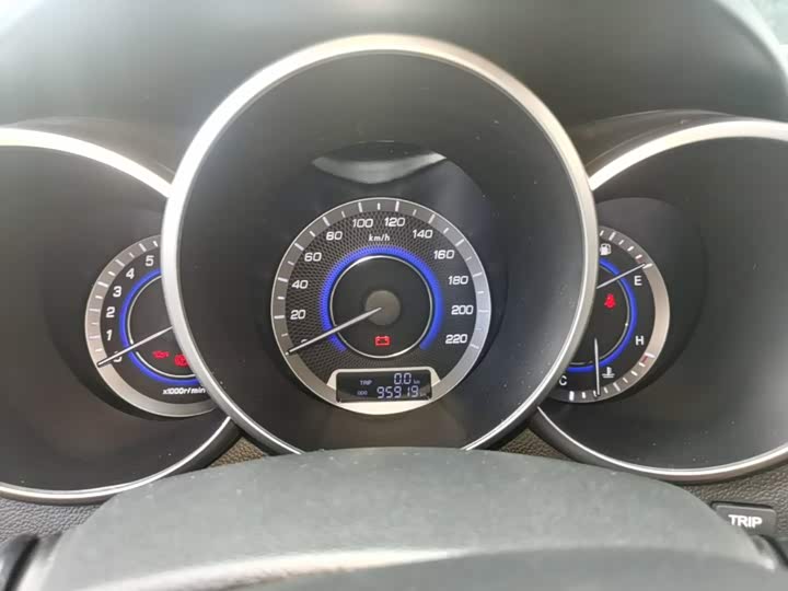 Changan Eado XT 2015 1.6L МКПП jun ku xing guo V