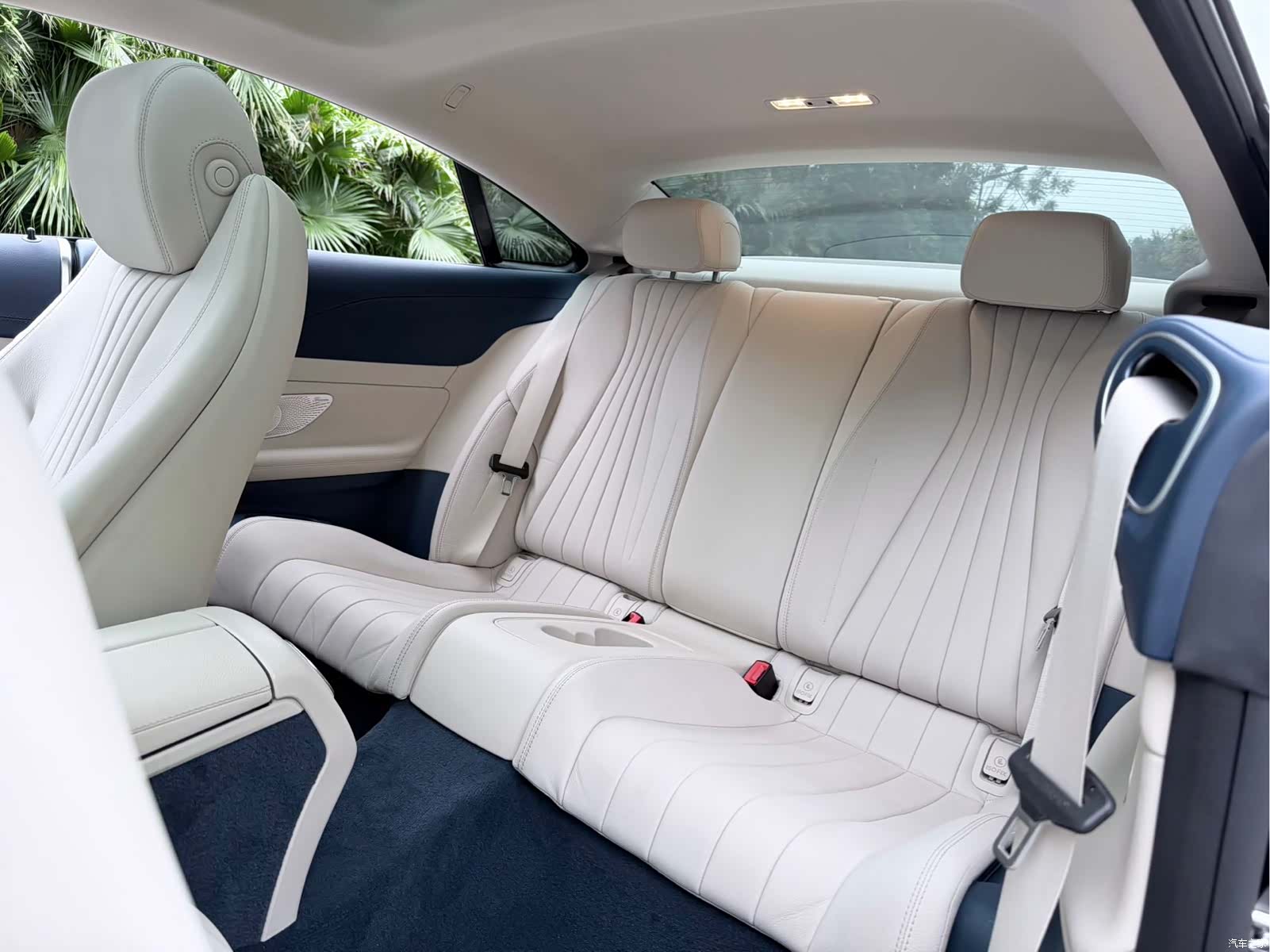 Mercedes-Benz E-Class, 2022 6