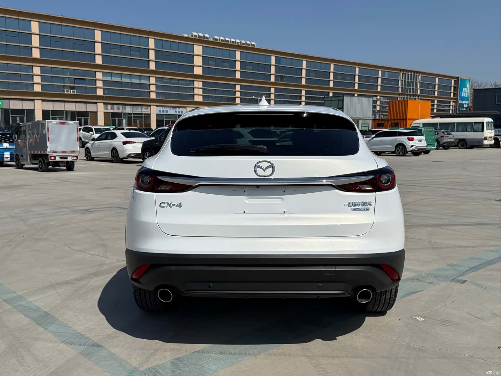 Mazda CX-4, 2023 все фото