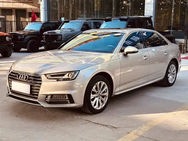 Audi A4L 2019 — купить из Китая под заказ
