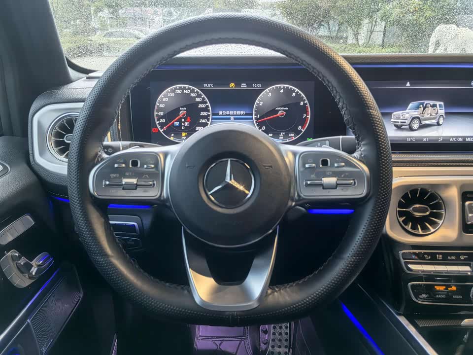 Mercedes-Benz G-class