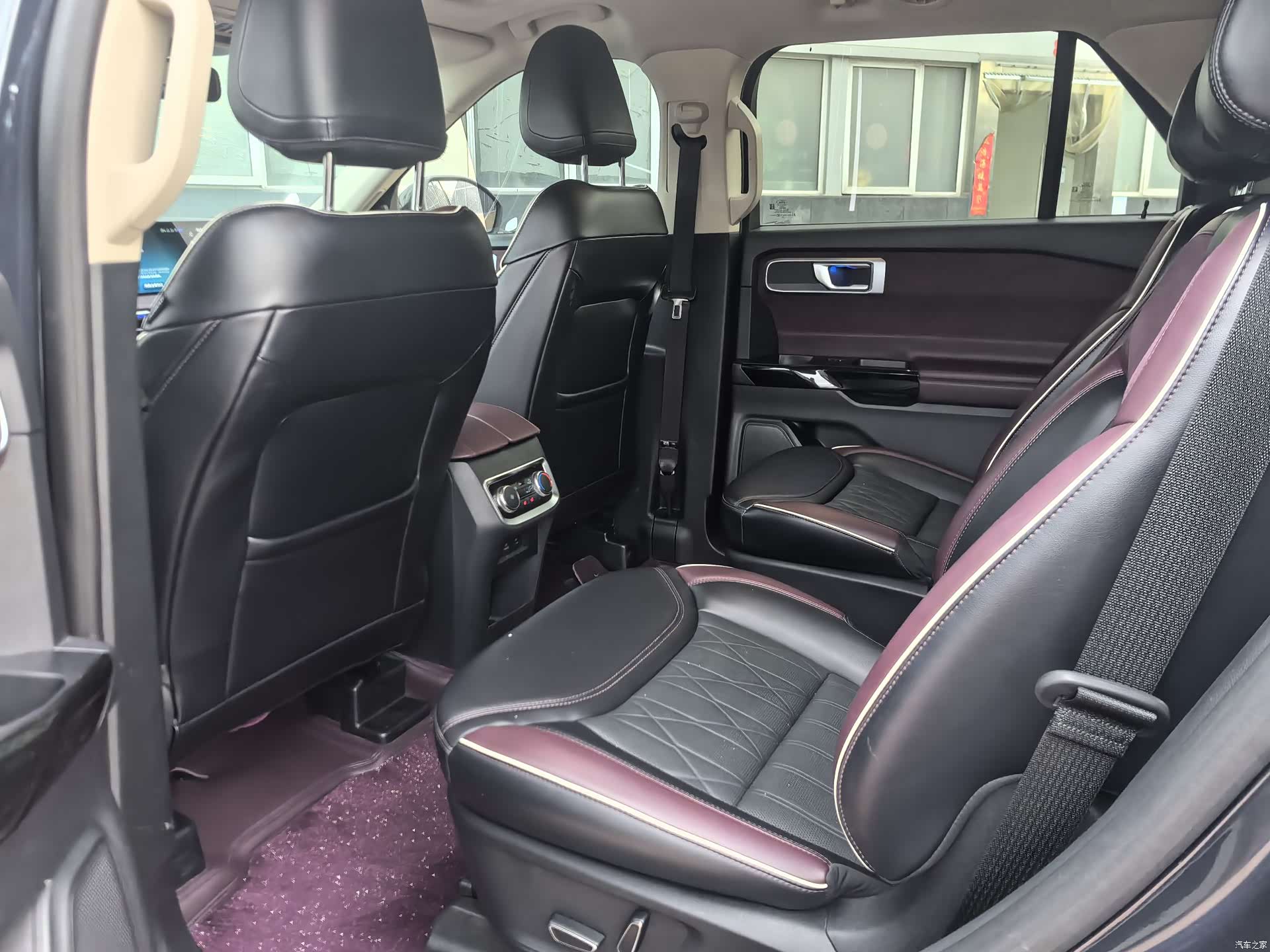 Ford Explorer, 2023 7