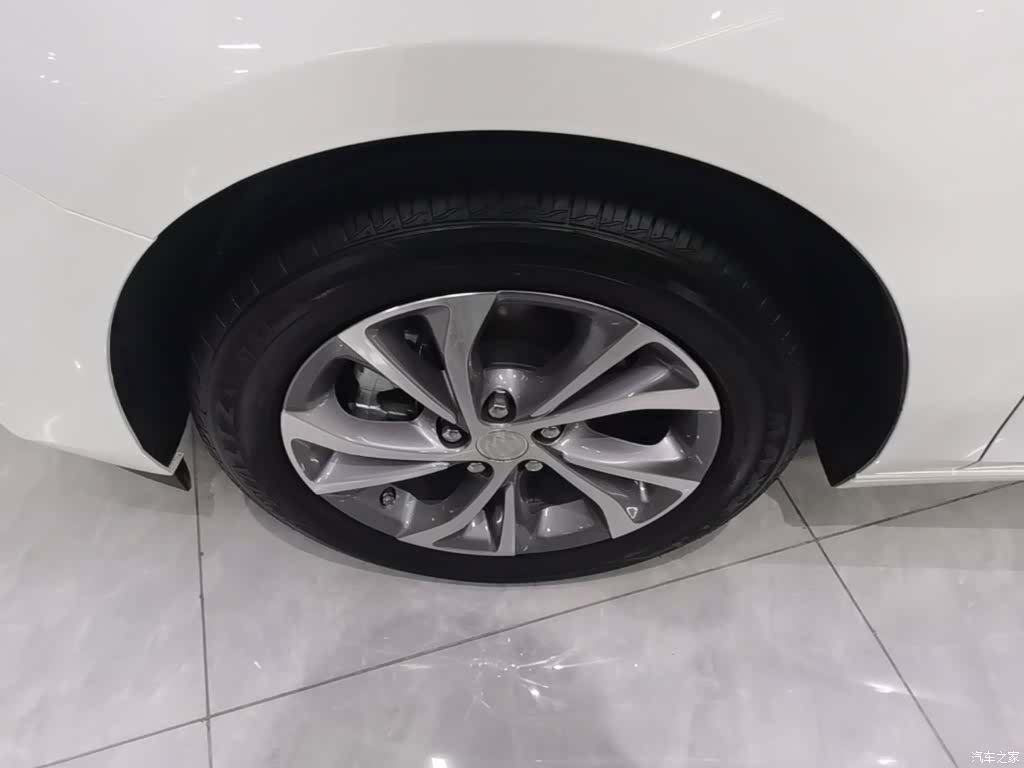 Buick Verano, 2025 23