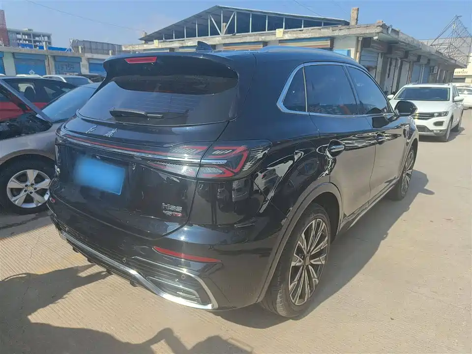 Hongqi HS5