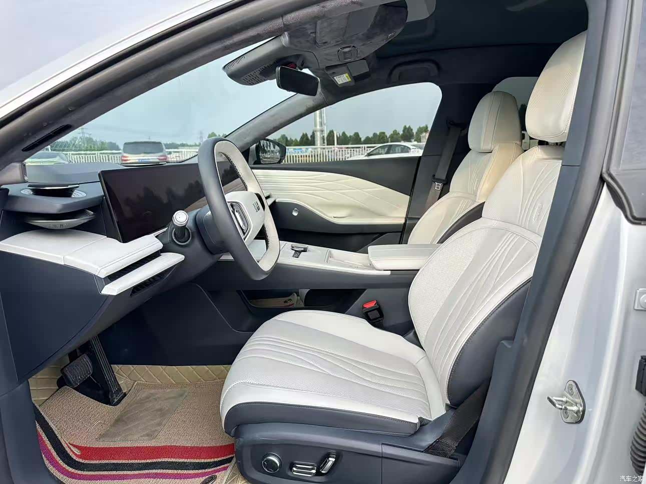 Geely E8, 2023 4