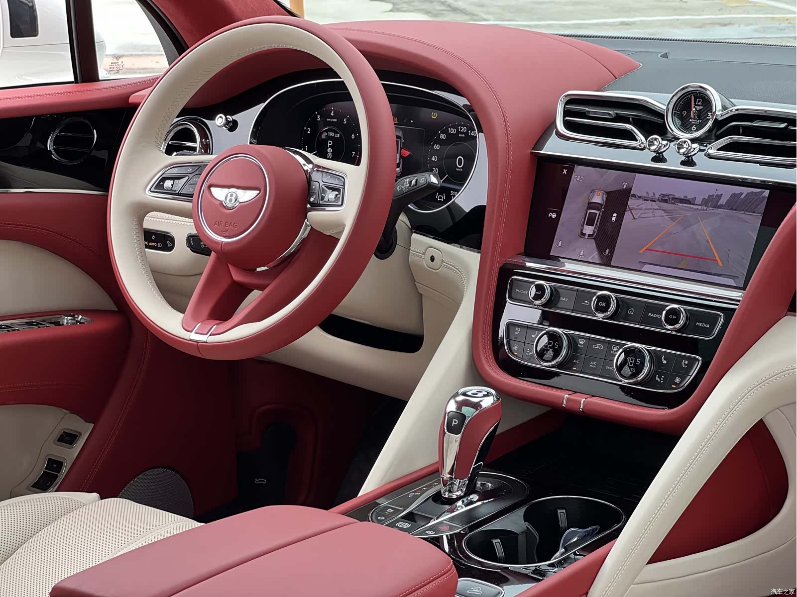 Bentley Bentayga, 2026 9