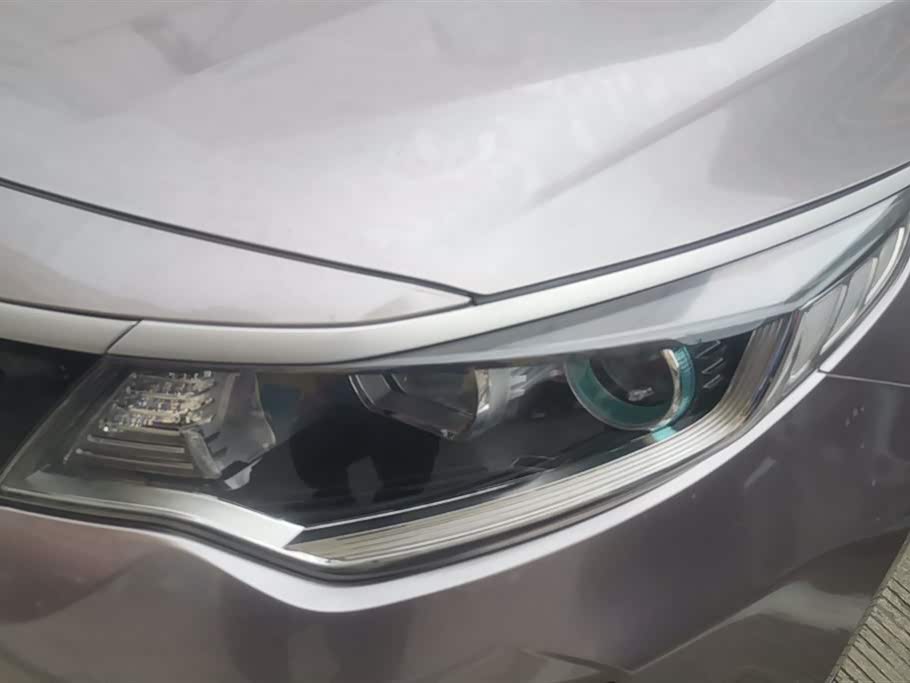 Kia K5 Kia K5