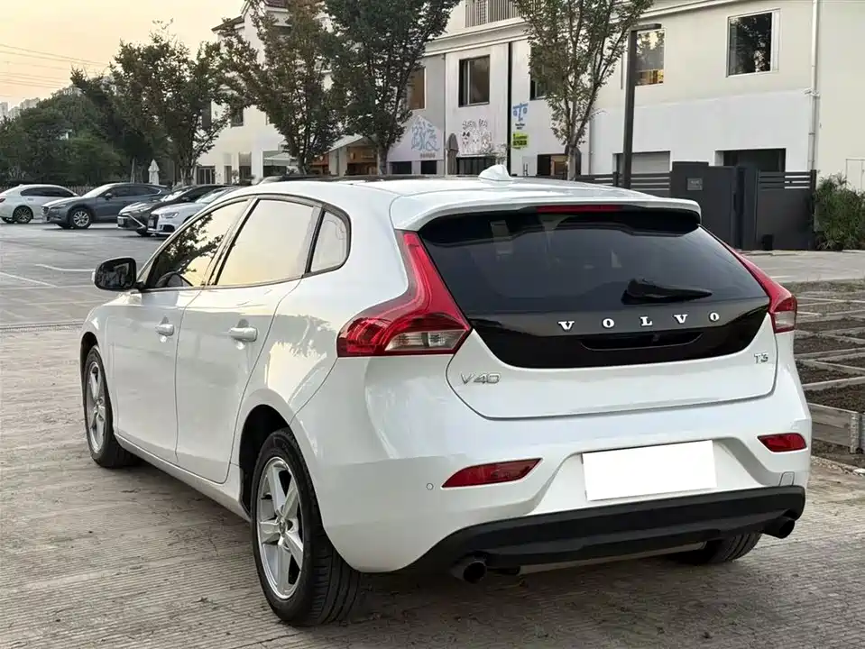 Volvo V40