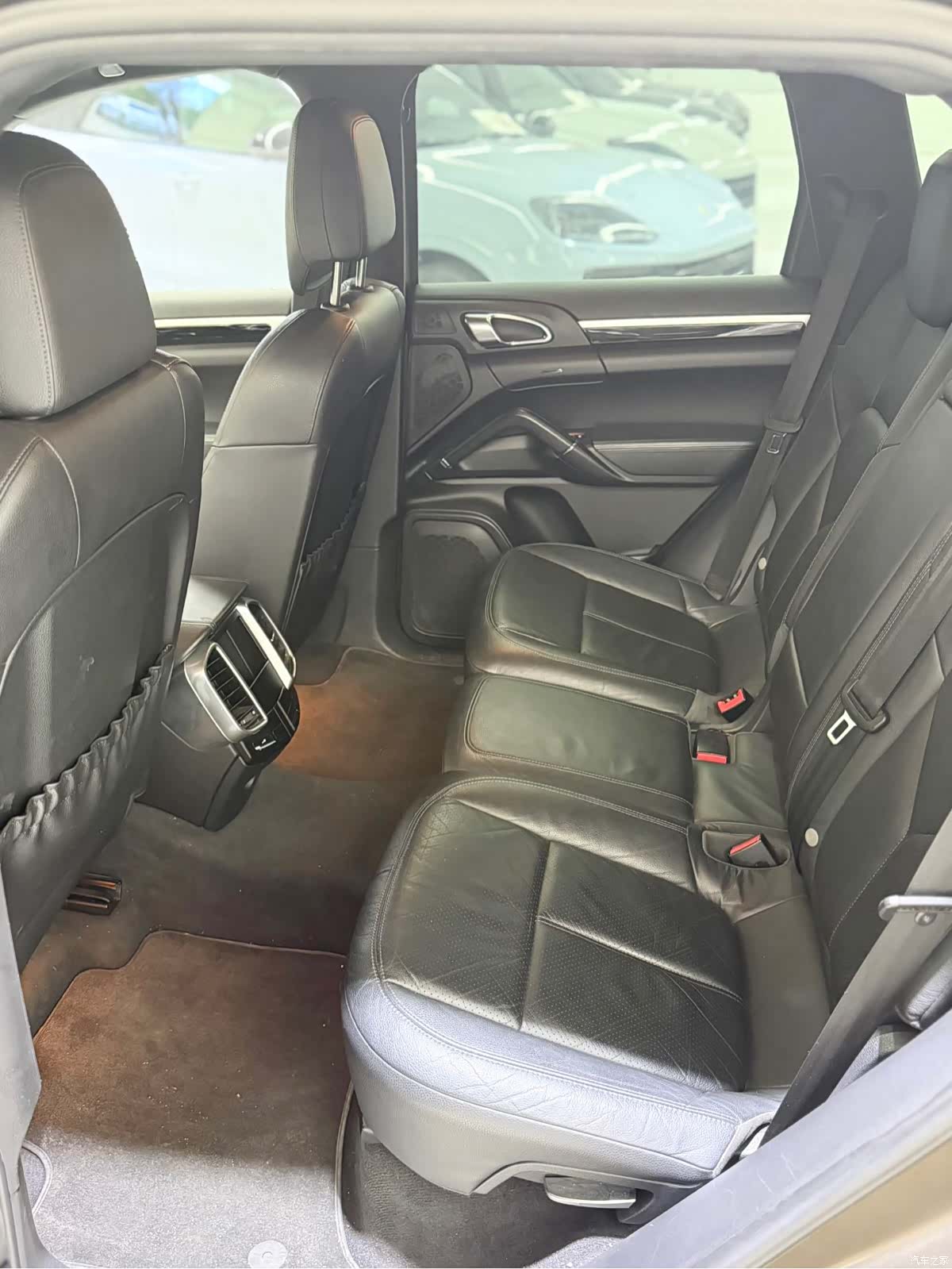 Porsche Cayenne, 2011 4