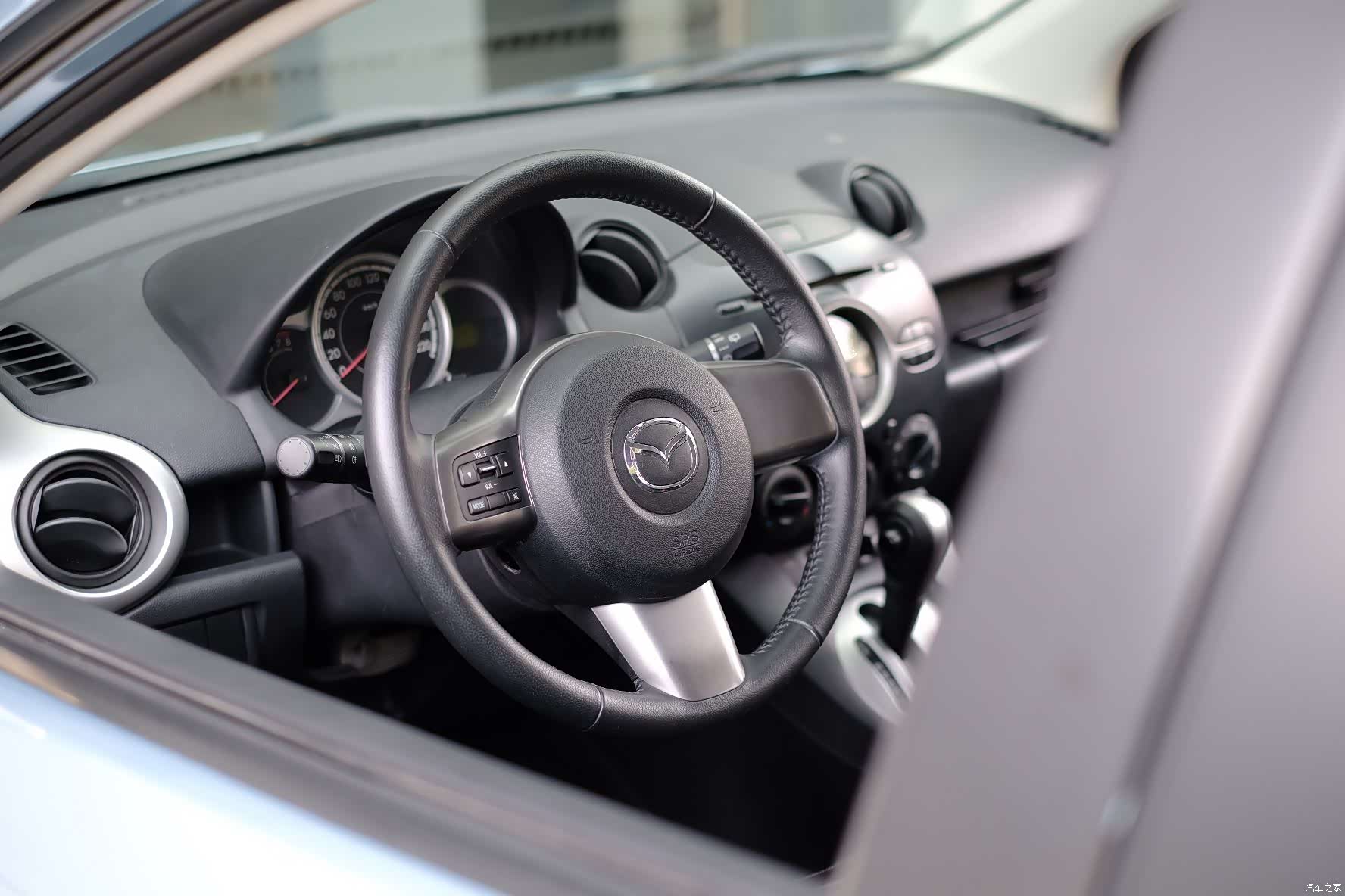 Mazda 2, 2011 41