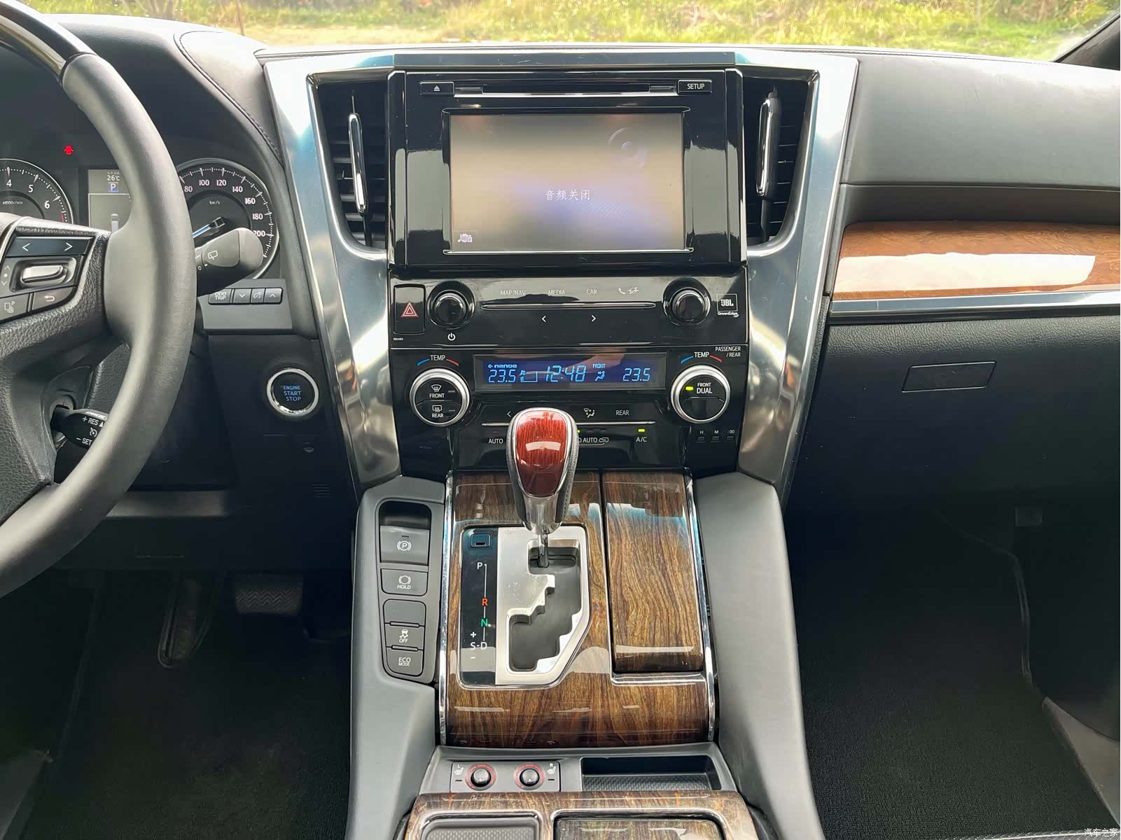 Toyota Alphard, 2018 10