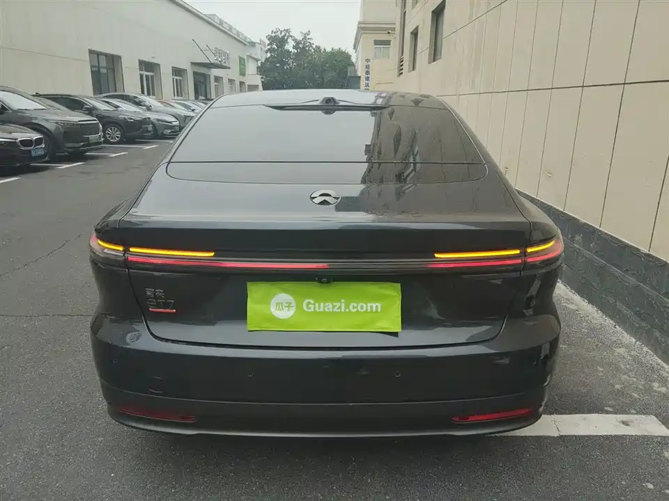 NIO ET7