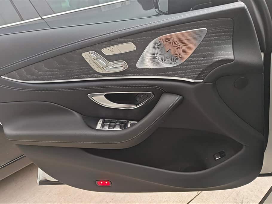 Mercedes-Benz CLS Mercedes-Benz CLS