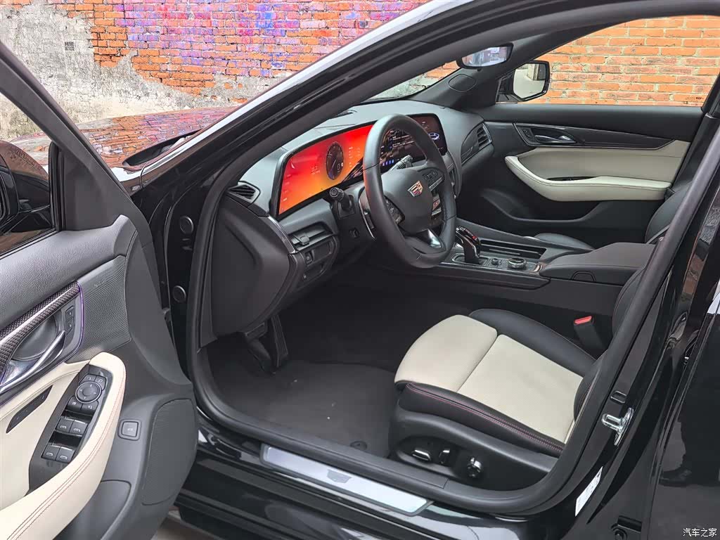 Cadillac CT5, 2025 9