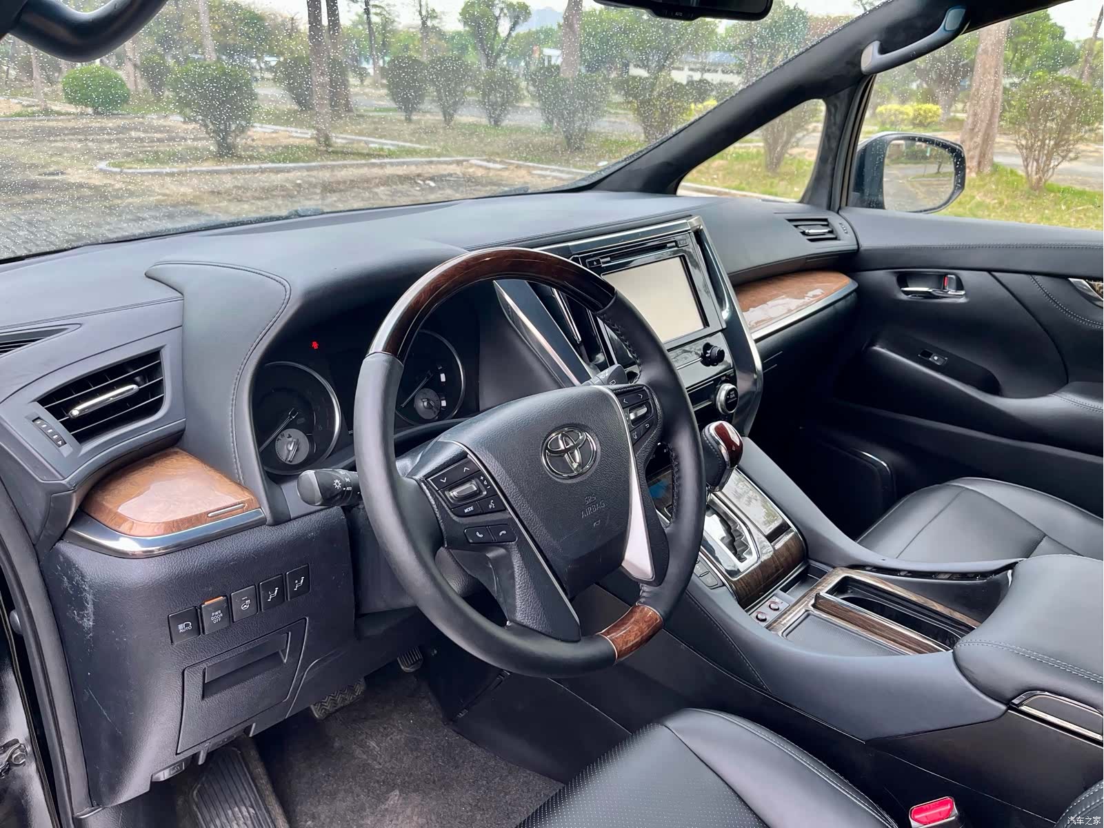Toyota Alphard, 2018 6