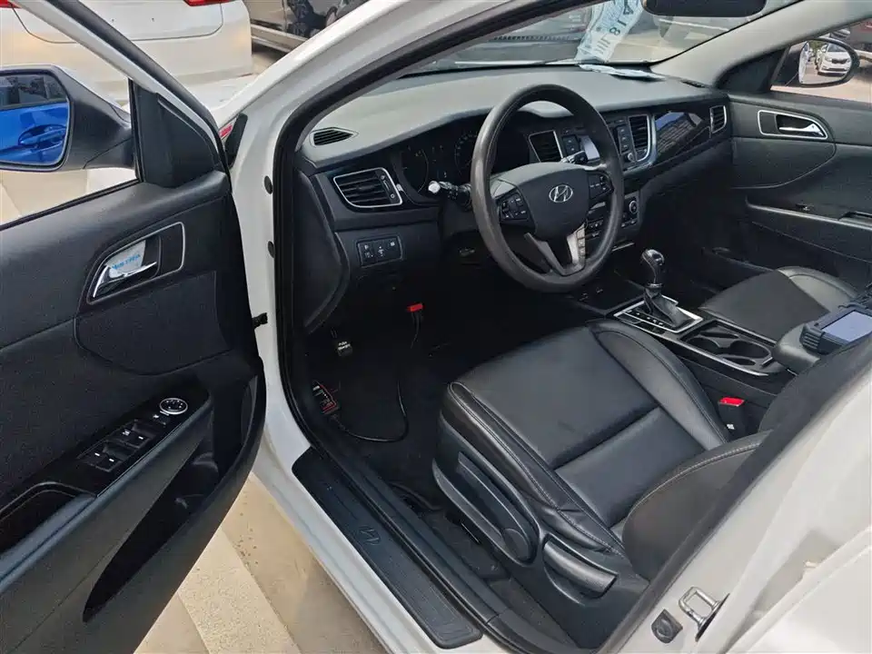 Hyundai Name picture