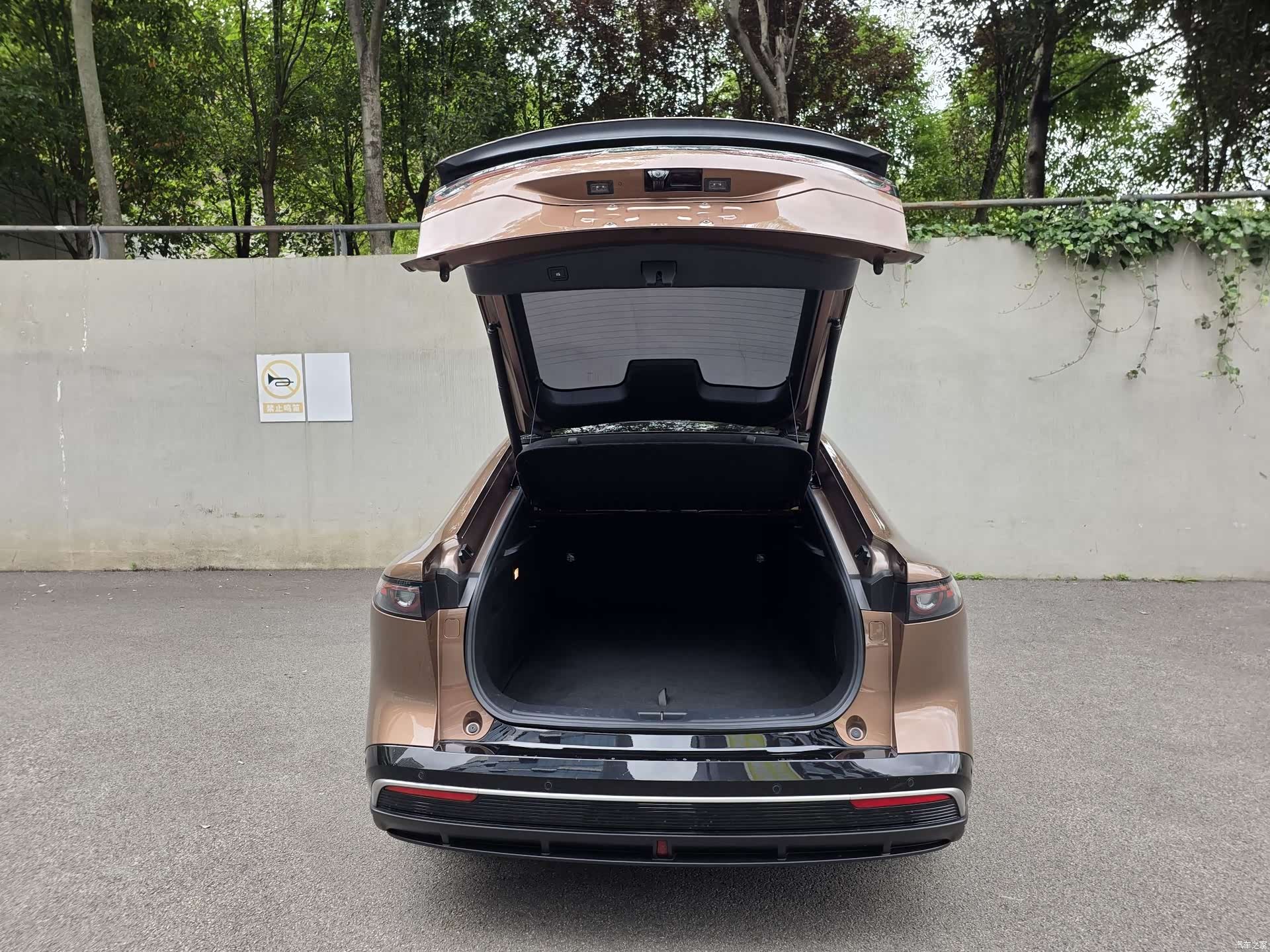 Mazda EZ-6, 2024 38