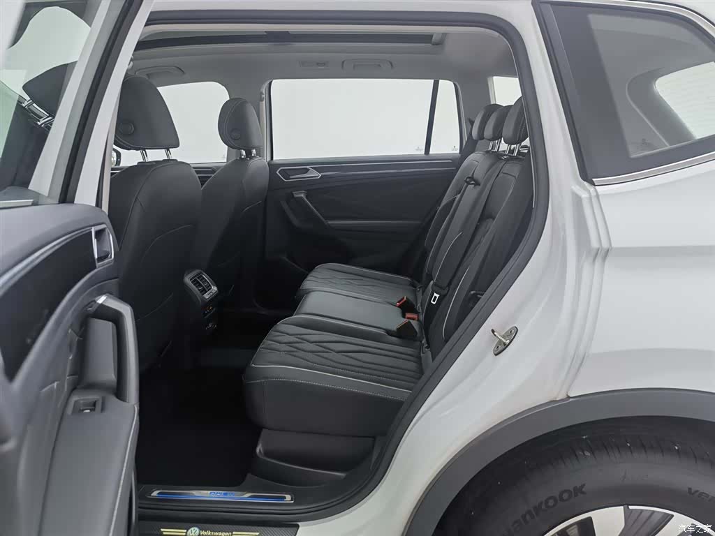 Volkswagen Tiguan L, 2023 15