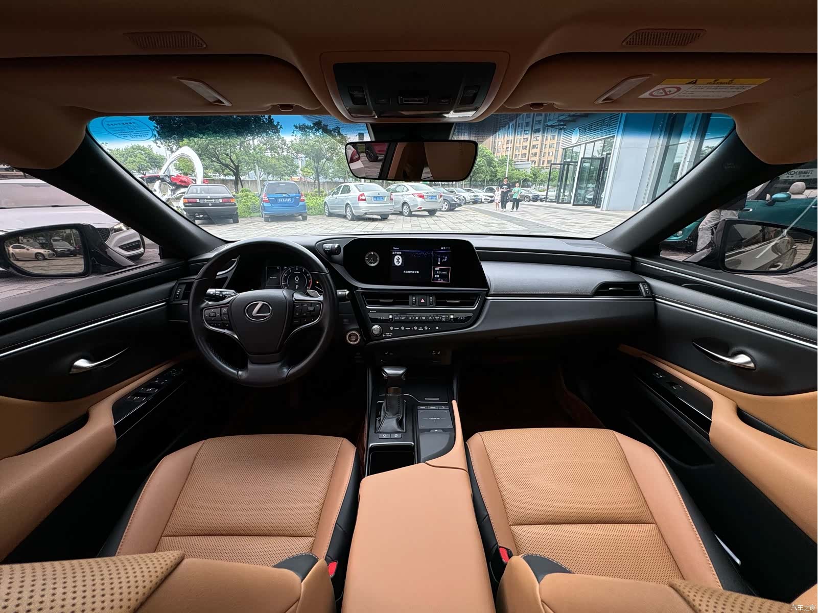 Lexus ES, 2022 9