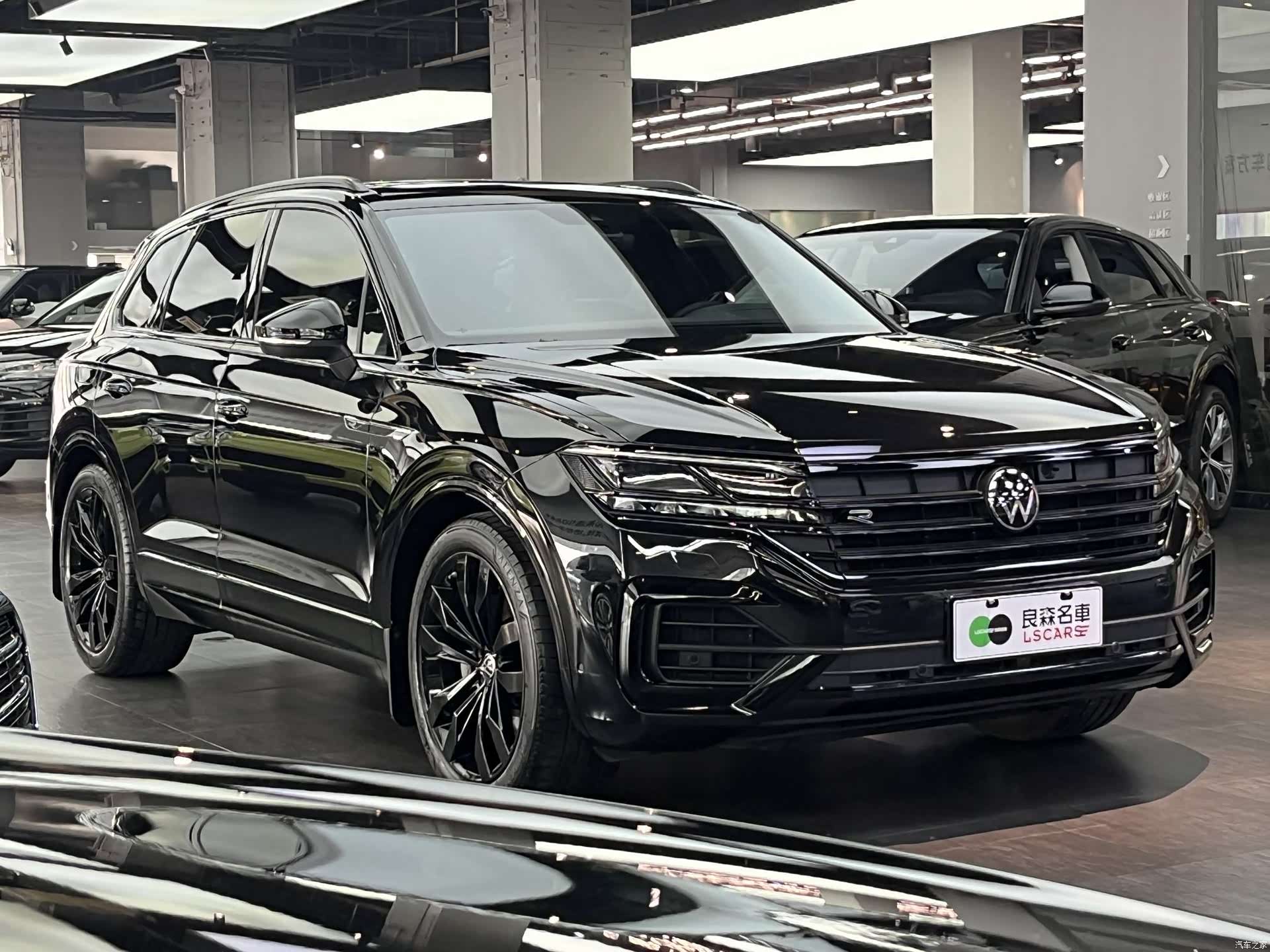 Volkswagen Touareg, 2022 3