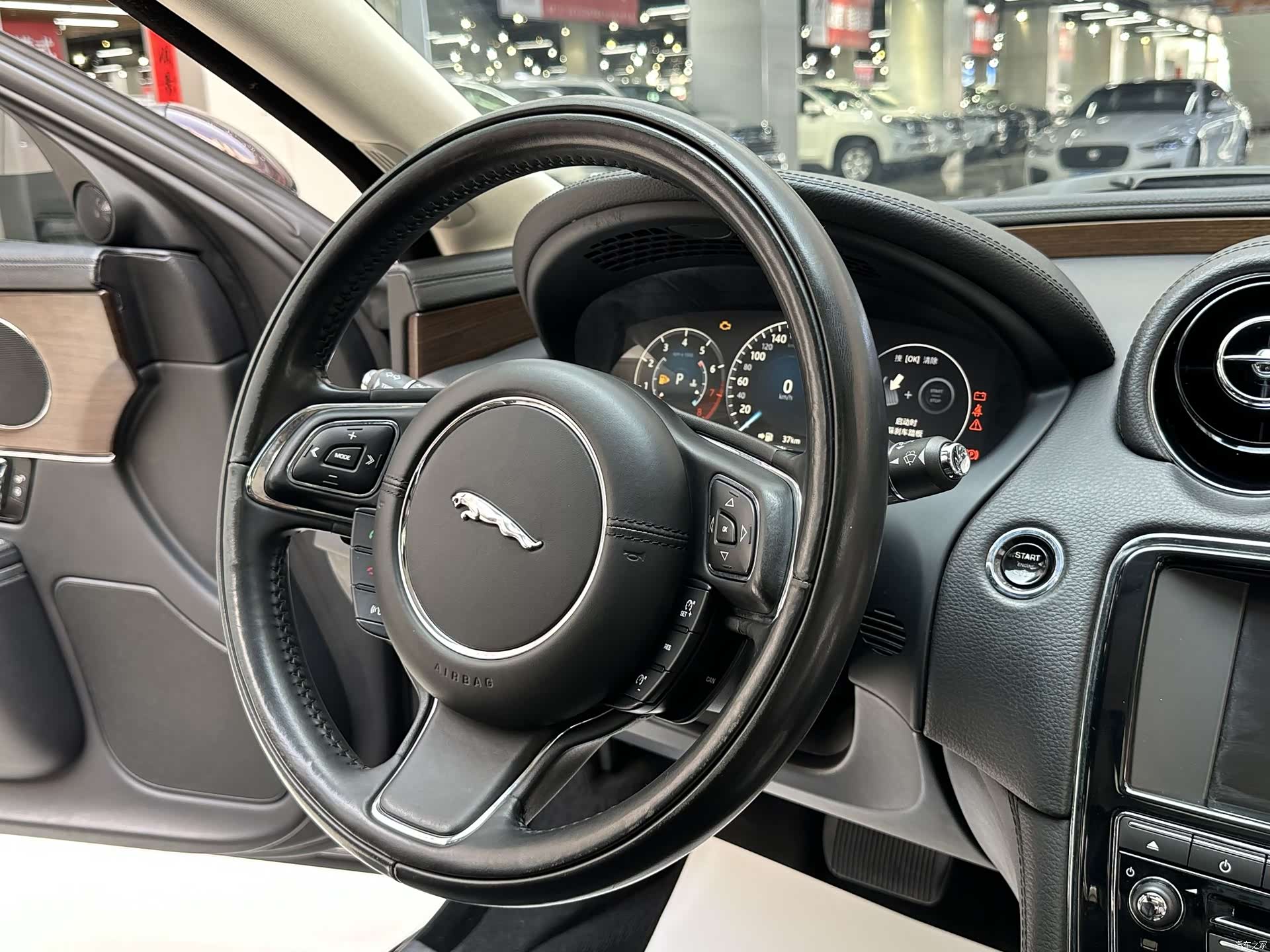 Jaguar XJ, 2018 13