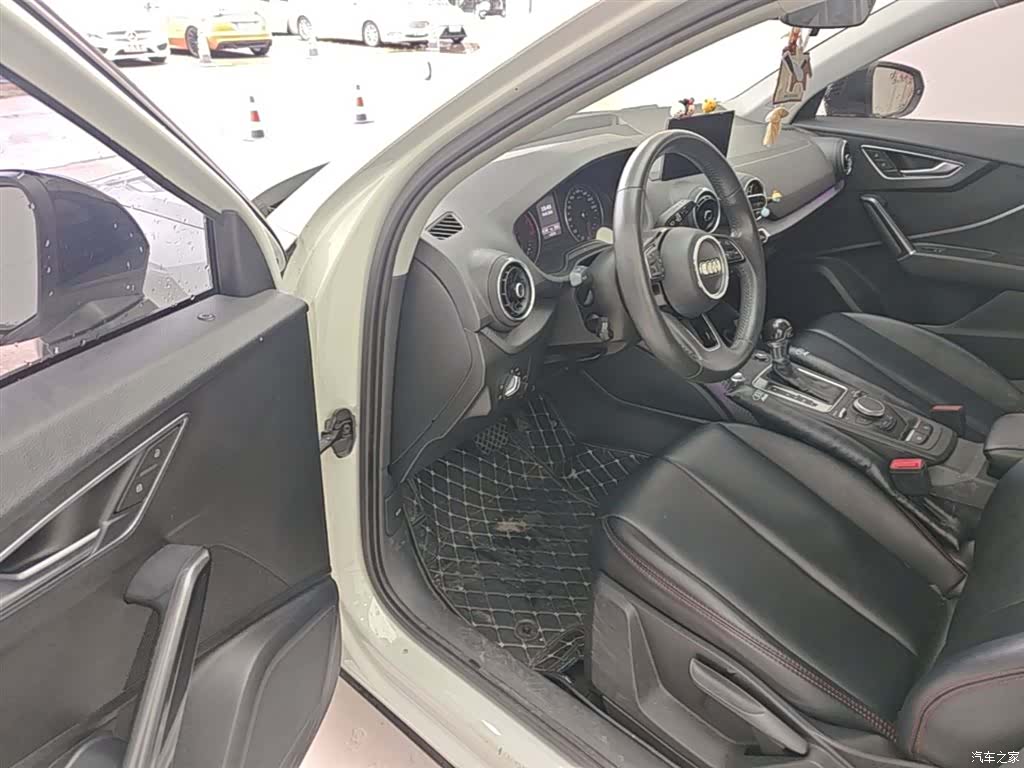 Audi Q2L, 2019 15