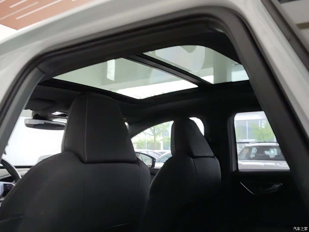 Audi Q4 e-tron, 2023 14
