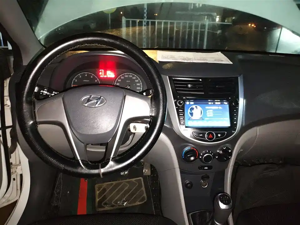 Hyundai Rena