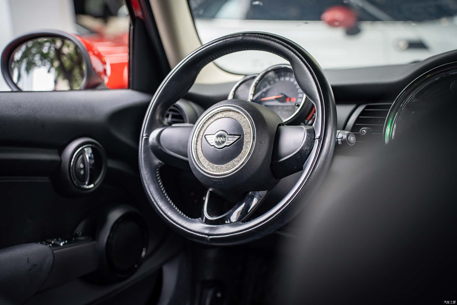 Mini ONE, 2018 14