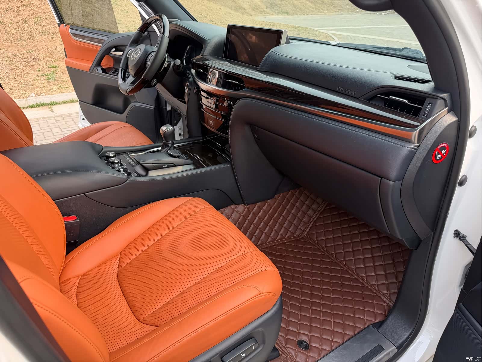 Lexus LX, 2016 19