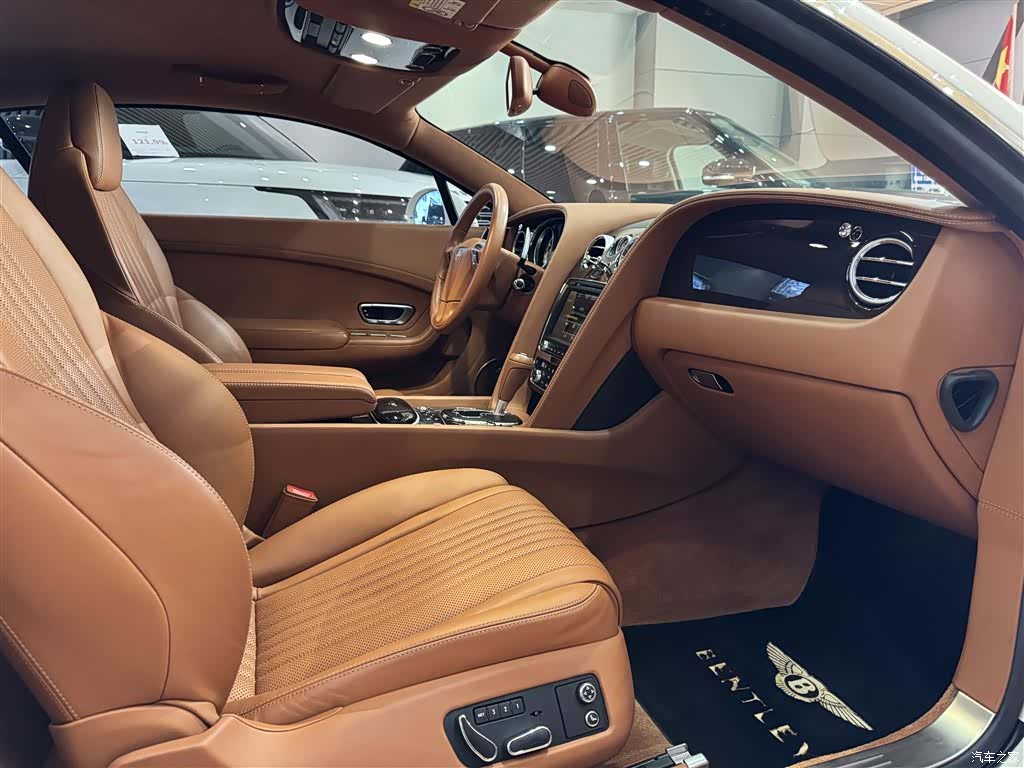 Bentley Continental GT, 2017 все фото