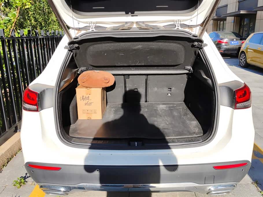 Mercedes-Benz GLA Mercedes-Benz GLA