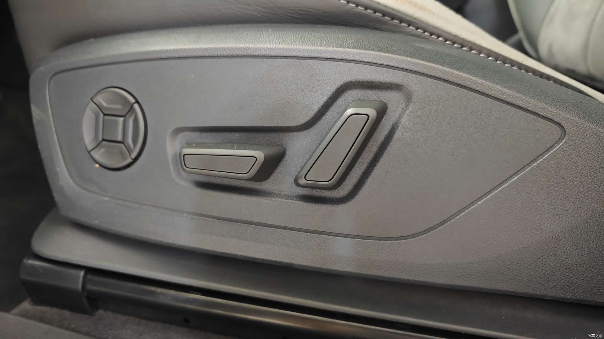 Audi Q3, 2023 14