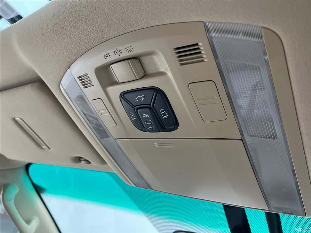 Toyota Alphard, 2011 17